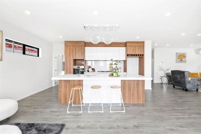 Photo of property in 9 Rakiraki Place, Flat Bush, Auckland, 2019
