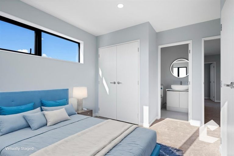 Photo of property in 8 Taipahitini Road, Rosehill, 2113