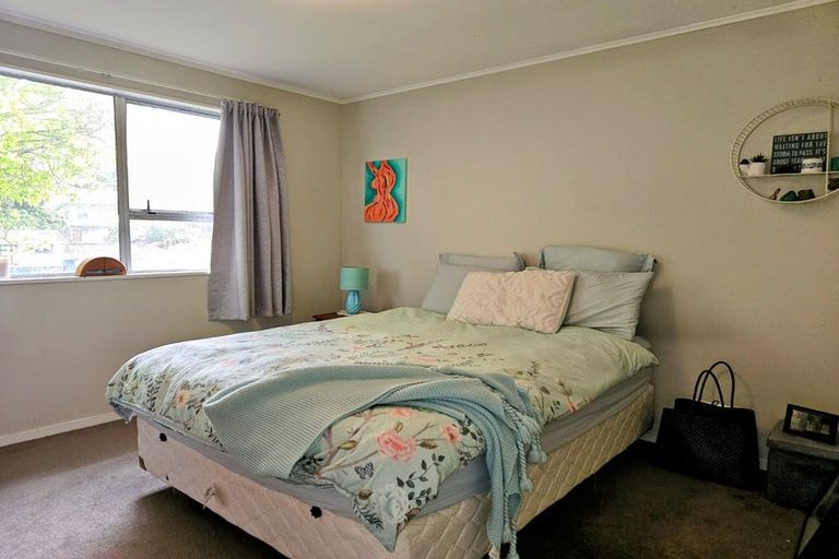 Photo of property in 50 Postgate Drive, Whitby, Porirua, 5024