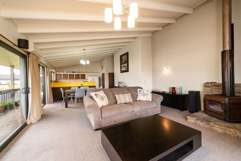 Photo of property in 18 Poplar Drive, Kelvin Heights, Queenstown, 9300