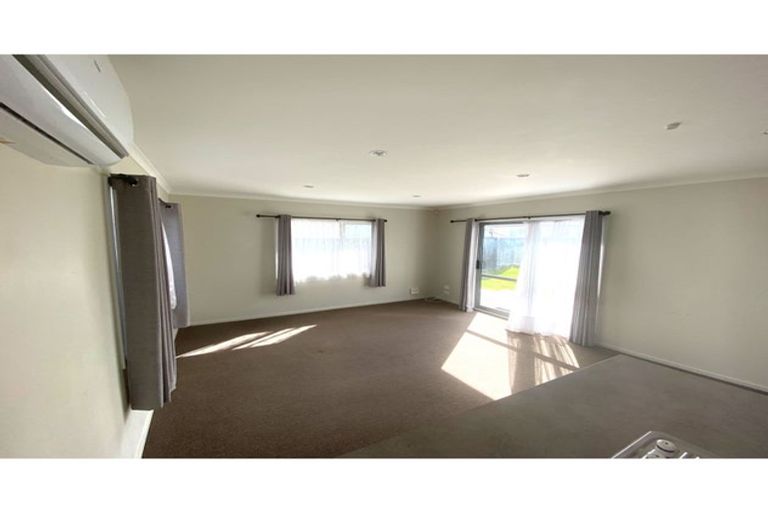 Photo of property in 1 Northolt Road, Fairview Downs, Hamilton, 3214