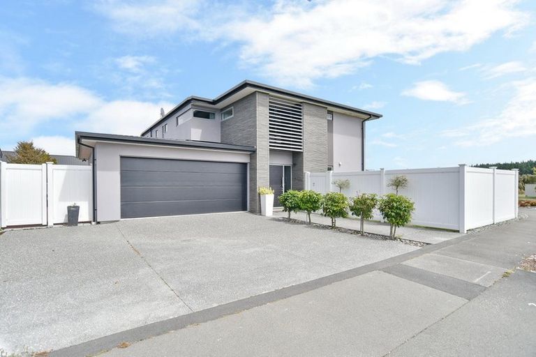 Photo of property in 100 Broadhaven Avenue, Parklands, Christchurch, 8083