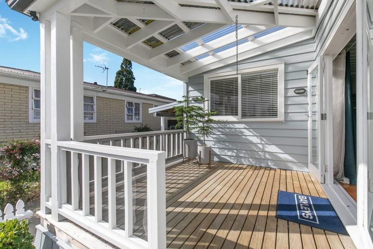 Photo of property in 36 Ray Small Drive, Papakura, 2110