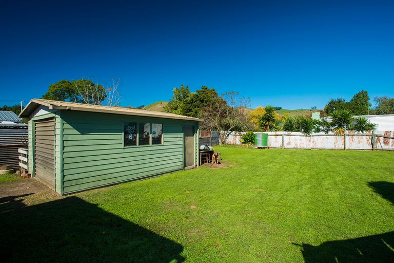 Photo of property in 29 Ioapa Road, Te Karaka, 4022