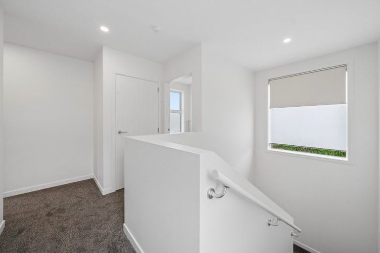 Photo of property in 1/5 Tawa Terrace, Tawa, Wellington, 5028