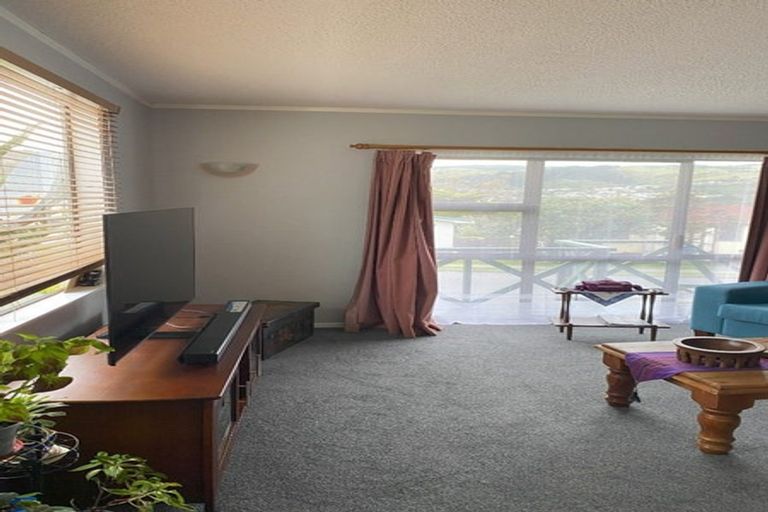 Photo of property in 66 Fyvie Avenue, Tawa, Wellington, 5028