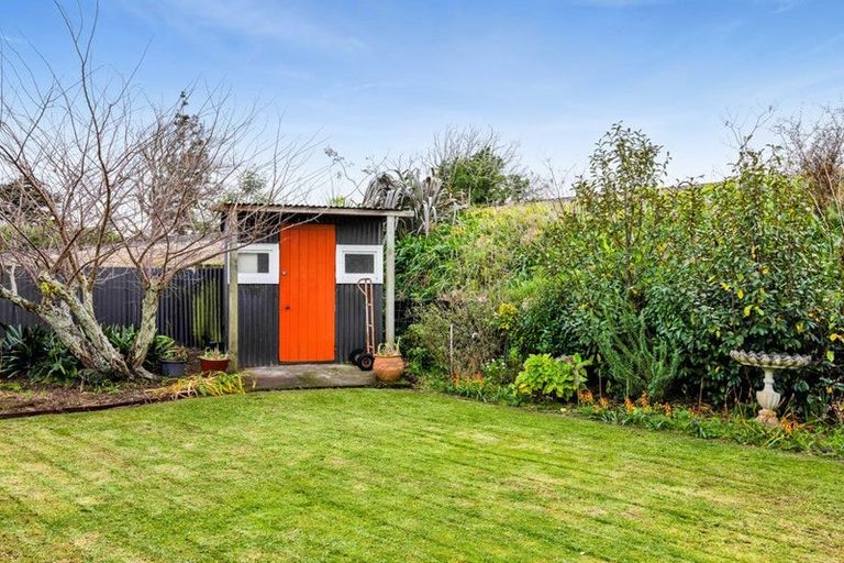 Photo of property in 15b Atiawa Street, Glen Avon, New Plymouth, 4312