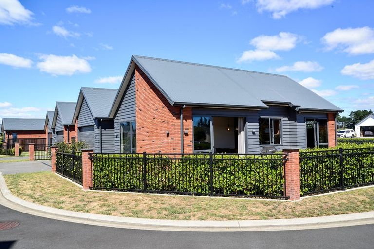 Photo of property in 2 Garland Lane, Leamington, Cambridge, 3432