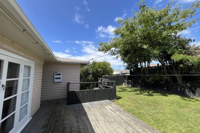 Photo of property in 47 Pomaria Road, Henderson, Auckland, 0610