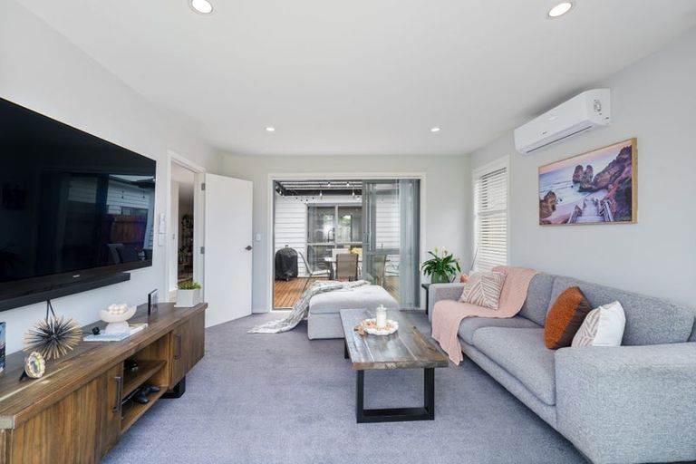 Photo of property in 24 Tarras Road, Kumeu, 0810