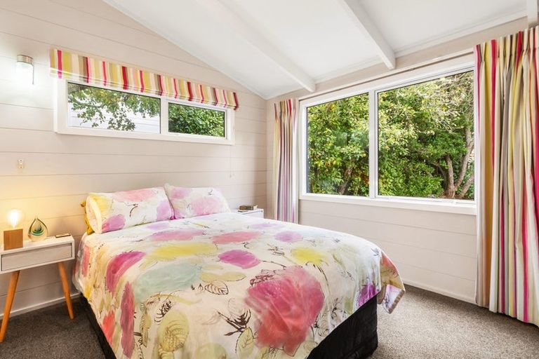 Photo of property in 87 Burgess Road, Newlands, Wellington, 6037