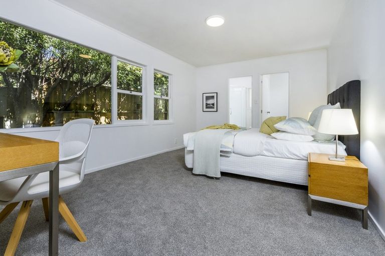 Photo of property in 29 Whitby Crescent, Mairangi Bay, Auckland, 0630