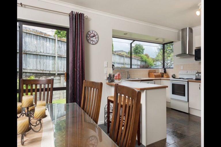 Photo of property in 25 Barbara Grove, Papamoa Beach, Papamoa, 3118