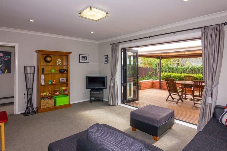 Photo of property in 2 Springbank Street, Bryndwr, Christchurch, 8053