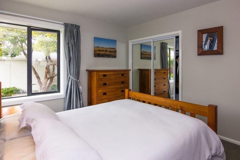 Photo of property in 2 Springbank Street, Bryndwr, Christchurch, 8053