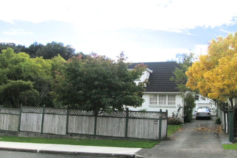 Photo of property in 43 Fendalton Crescent, Pinehaven, Upper Hutt, 5019