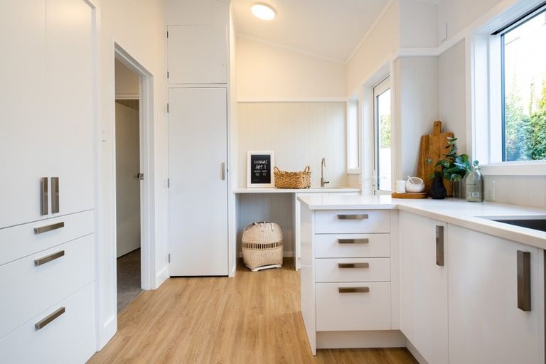 Photo of property in 24 Charles Street, Westshore, Napier, 4110