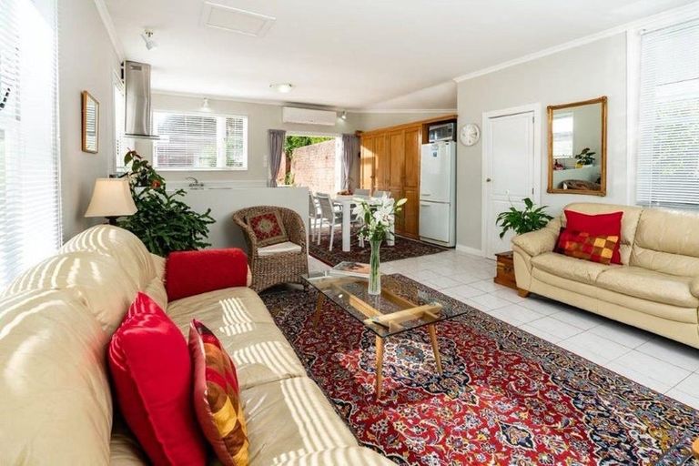 Photo of property in 81 Elizabeth Street, Mount Victoria, Wellington, 6011