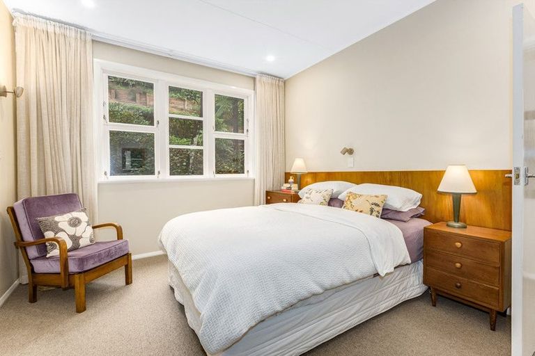 Photo of property in 107 Houghton Bay Road, Houghton Bay, Wellington, 6023