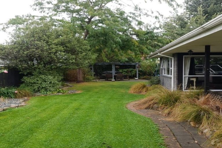 Photo of property in 17 Coates Place, Rangiora, 7400