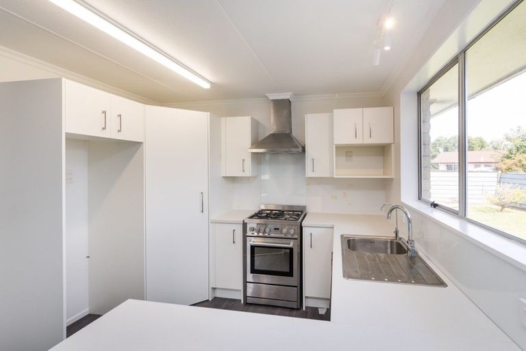 Photo of property in 8 Robinson Crescent, Westbrook, Palmerston North, 4412