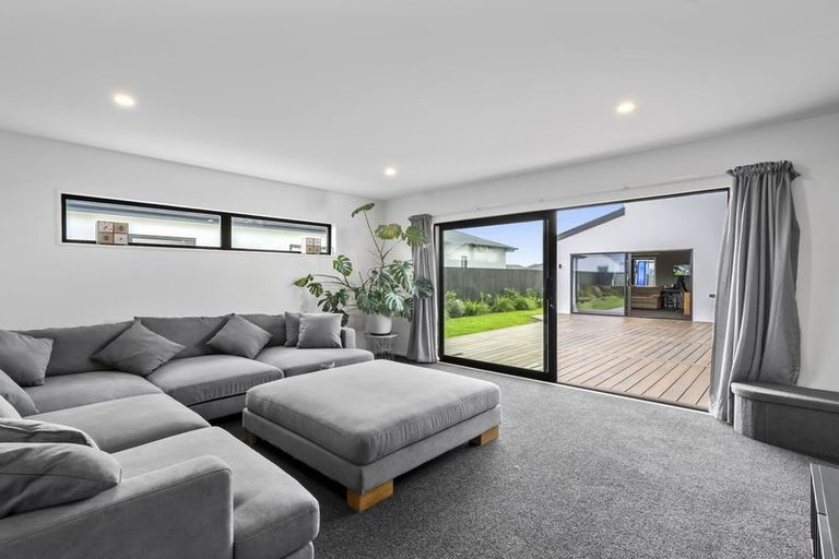 Photo of property in 6 Timara Crescent, Marshland, Christchurch, 8083