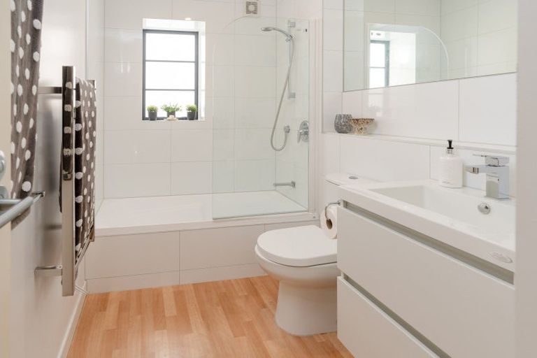 Photo of property in Westhaven Apartments, 23/127 Molesworth Street, Thorndon, Wellington, 6011