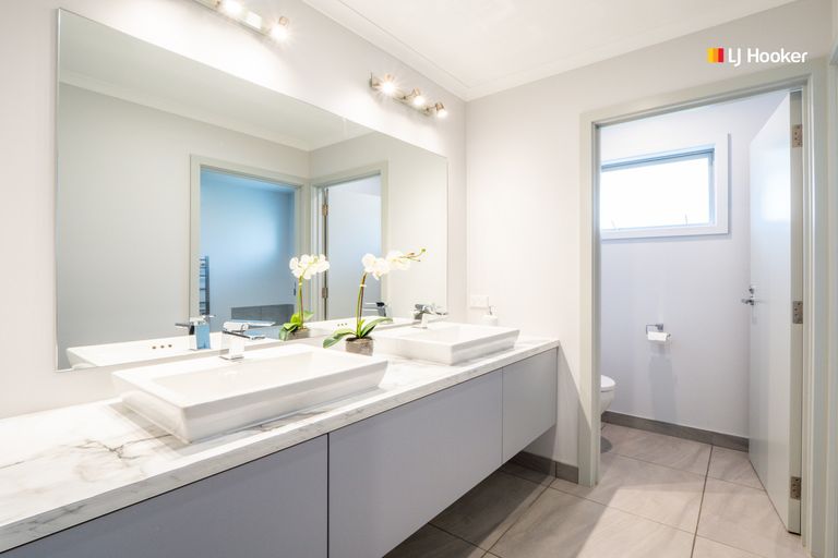 Photo of property in 30 Grandvista Drive, Green Island, Dunedin, 9018