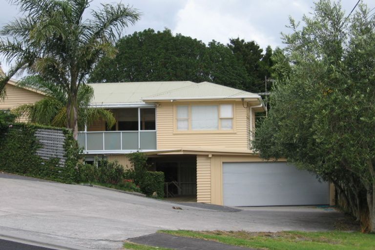 Photo of property in 1/18a Richards Avenue, Forrest Hill, Auckland, 0620