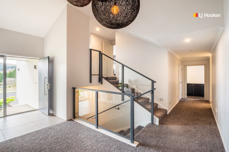 Photo of property in 30 Grandvista Drive, Green Island, Dunedin, 9018