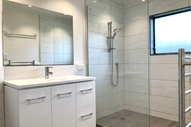 Photo of property in 2/279 Hobsonville Road, Hobsonville, Auckland, 0618