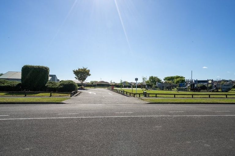 Photo of property in 115 Schnell Drive, Kelvin Grove, Palmerston North, 4414