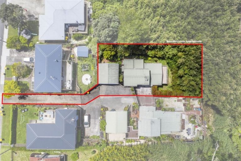 Photo of property in 2/7 Fordham Street, Beach Haven, Auckland, 0626