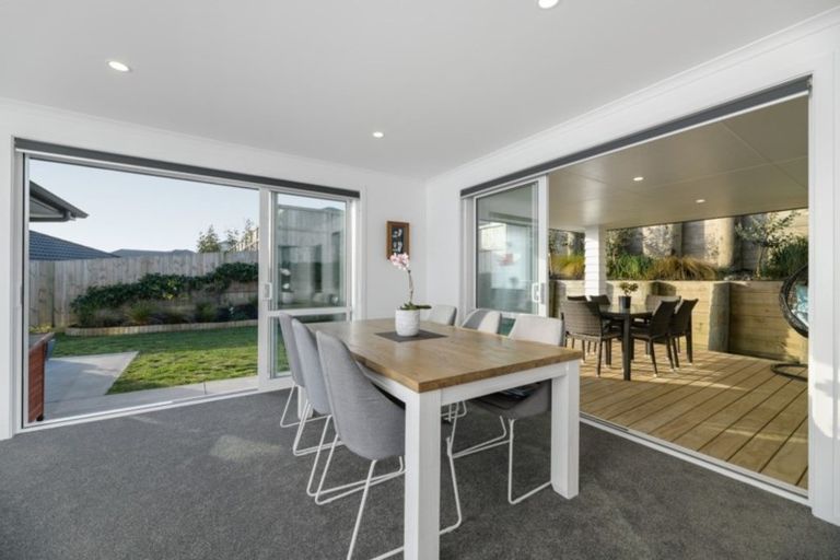 Photo of property in 22 Ballintoy Park Drive, Welcome Bay, Tauranga, 3175