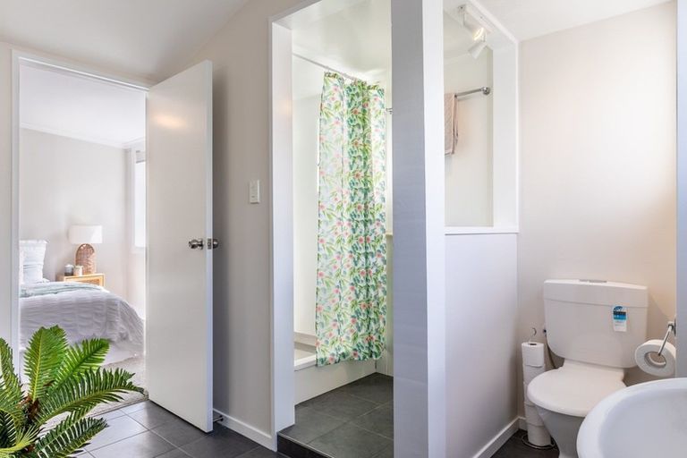 Photo of property in 3b Kowhai Street, Otaki Beach, Otaki, 5512