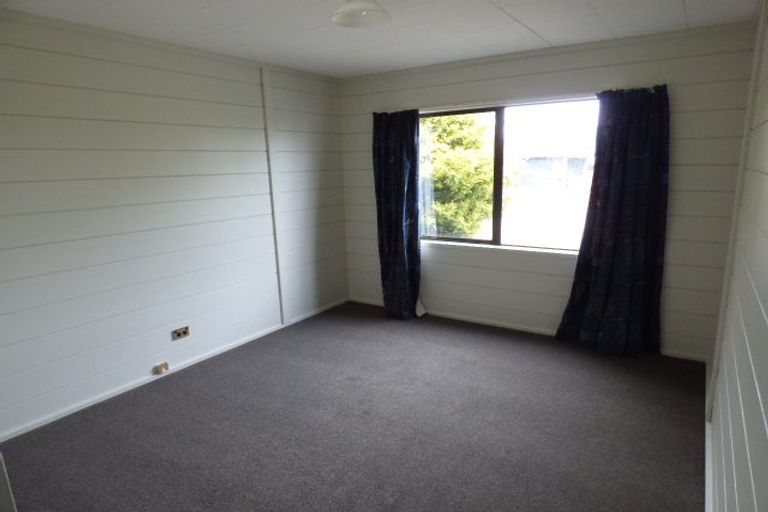 Photo of property in 2/17e Te Maru Place, Redwood, Christchurch, 8051