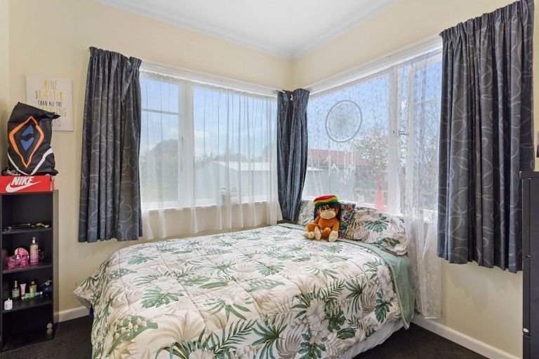 Photo of property in 38 Kirk Street, Otaki, 5512