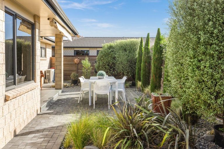 Photo of property in 6b Neeve Place, Taradale, Napier, 4112