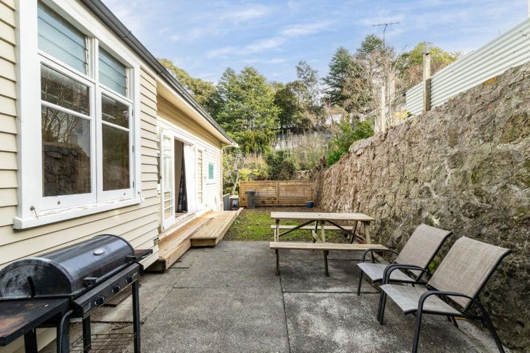 Photo of property in 43 Chaucer Road, Hospital Hill, Napier, 4110