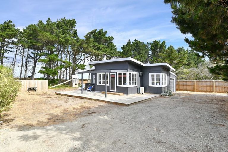 Photo of property in 31 Chamberlain Avenue, Amberley, 7481