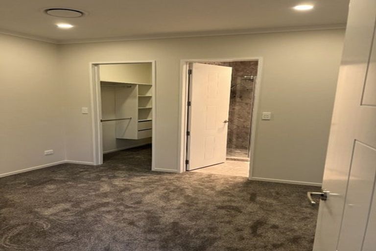 Photo of property in 28 Ballyalton Crescent, Flat Bush, 2019