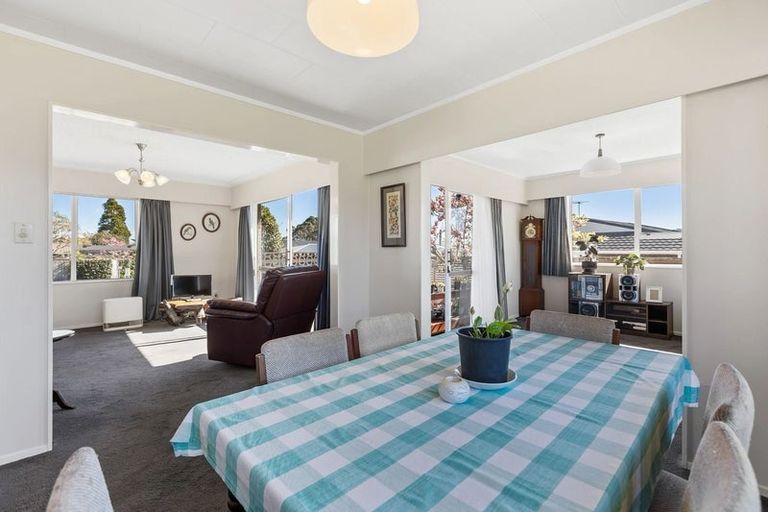 Photo of property in 16 Bronte Place, Whalers Gate, New Plymouth, 4310