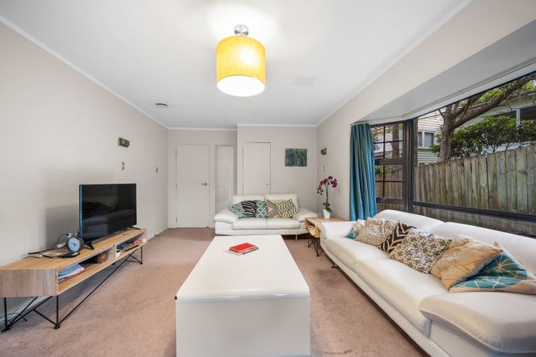 Photo of property in 2/97 Matipo Road, Mairangi Bay, Auckland, 0630