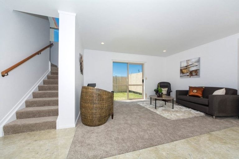 Photo of property in 9 Lockington Avenue, Henderson, Auckland, 0612