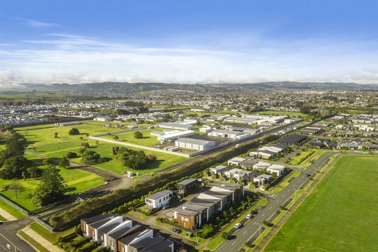 Photo of property in 7 Battalion Drive, Papakura, 2110