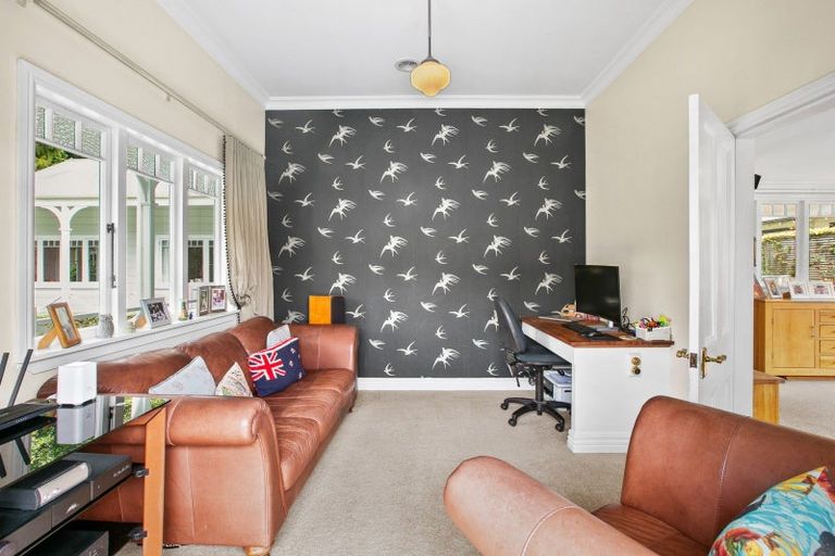 Photo of property in 24a Bracken Street, New Plymouth, 4310
