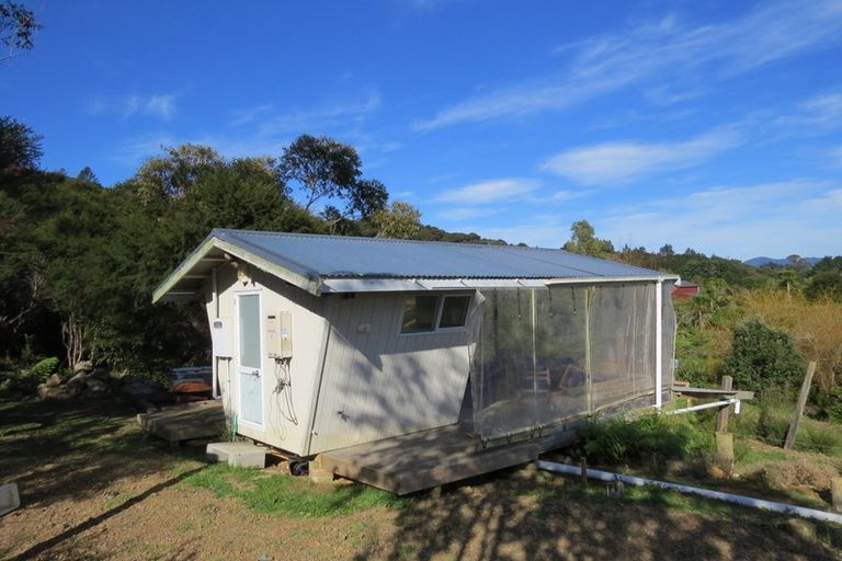 Photo of property in 95 Top Town Place, Coromandel, 3506