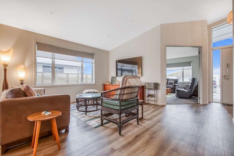 Photo of property in 30 Awatea Drive, Whitianga, 3510