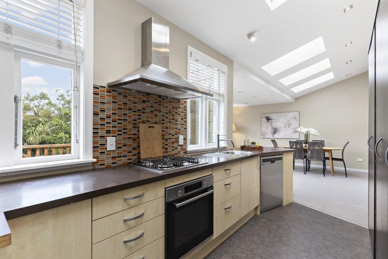 Photo of property in 263 Adelaide Road, Newtown, Wellington, 6021