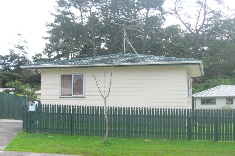 Photo of property in 16 Alidade Place, Massey, Auckland, 0614